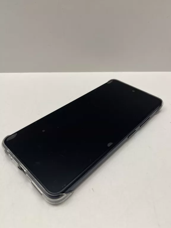 TELEFON SMARTFON _ INFINIX SMART 8 3/64GB CZARNY Z ŁADOWARKĄ