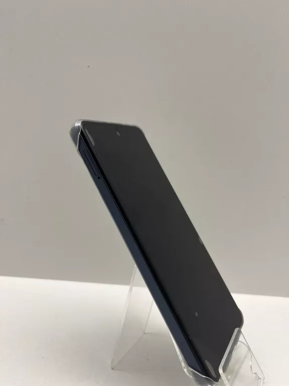 TELEFON SMARTFON _ INFINIX SMART 8 3/64GB CZARNY Z ŁADOWARKĄ