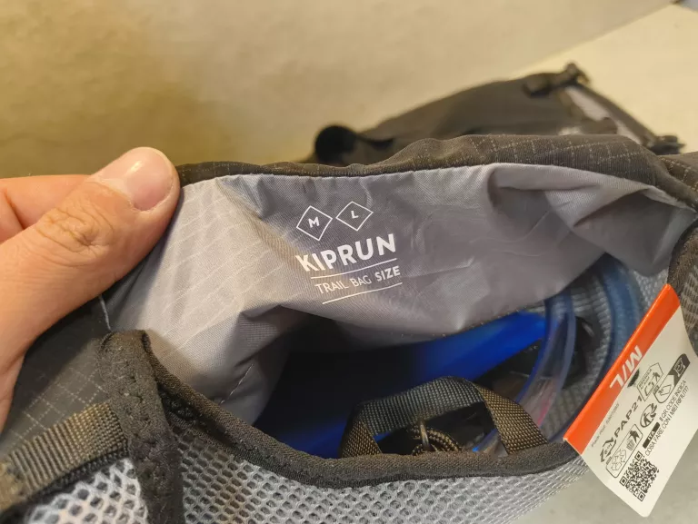 PLECAK DO BIEGANIA W TERENIE UNISEX KIPRUN 10 LITRÓW