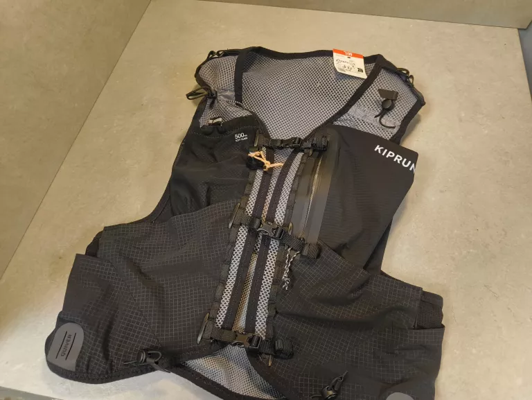 PLECAK DO BIEGANIA W TERENIE UNISEX KIPRUN 10 LITRÓW