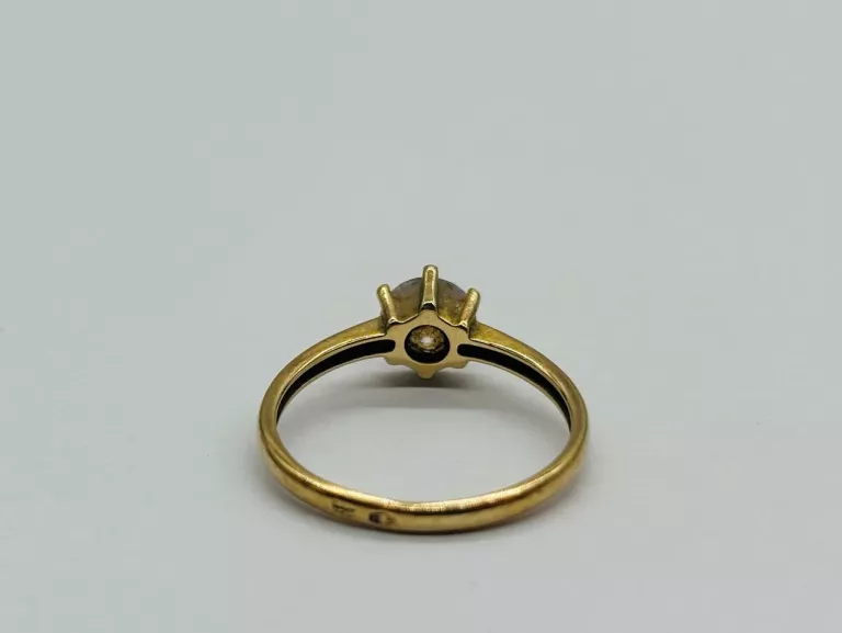 ZŁOTY PIERSCIONEK 333 / 1,57 G