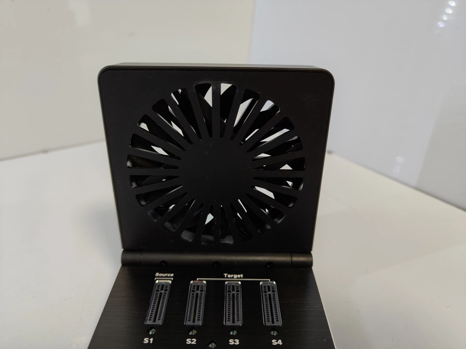 stacja-dokujacaklonowanie-dyskow-ssd-z-wentylatorem-fideco-m248-kod-producenta-m2288