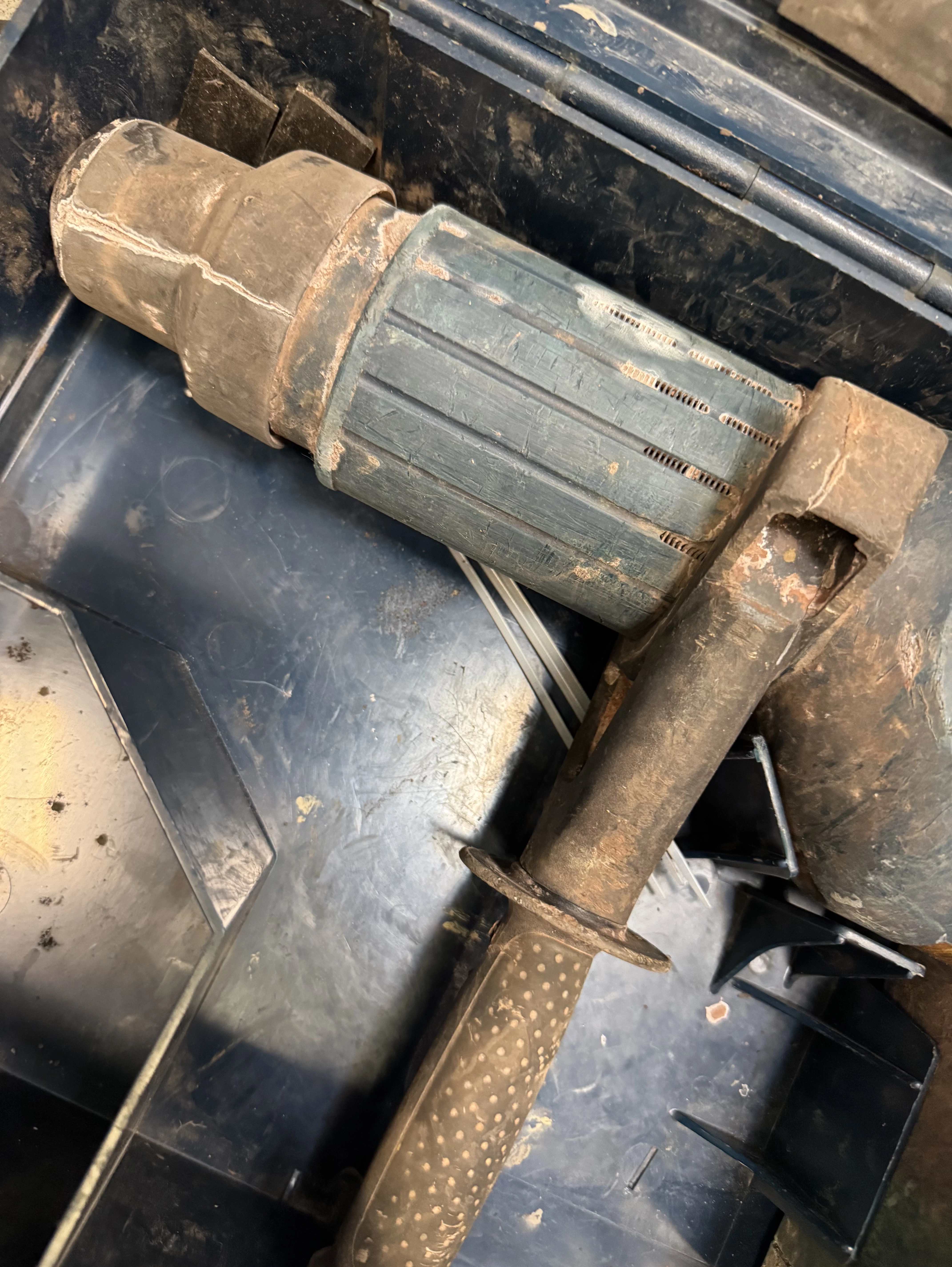 mlot-wyburzeniowy-bosch-gbh-11de-1500w-walizka-stan-11323-2