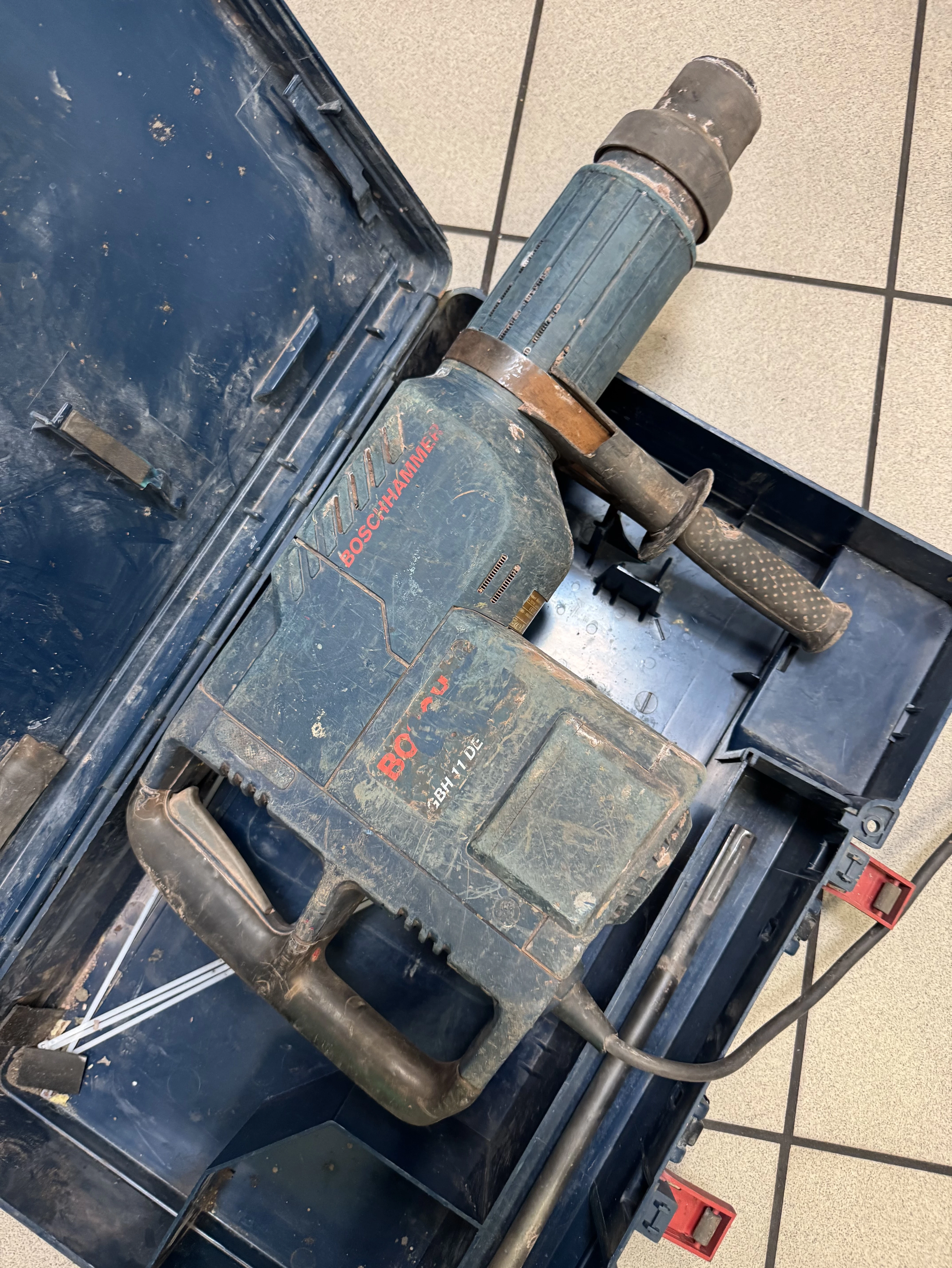 mlot-wyburzeniowy-bosch-gbh-11de-1500w-walizka-marka-248811-950093