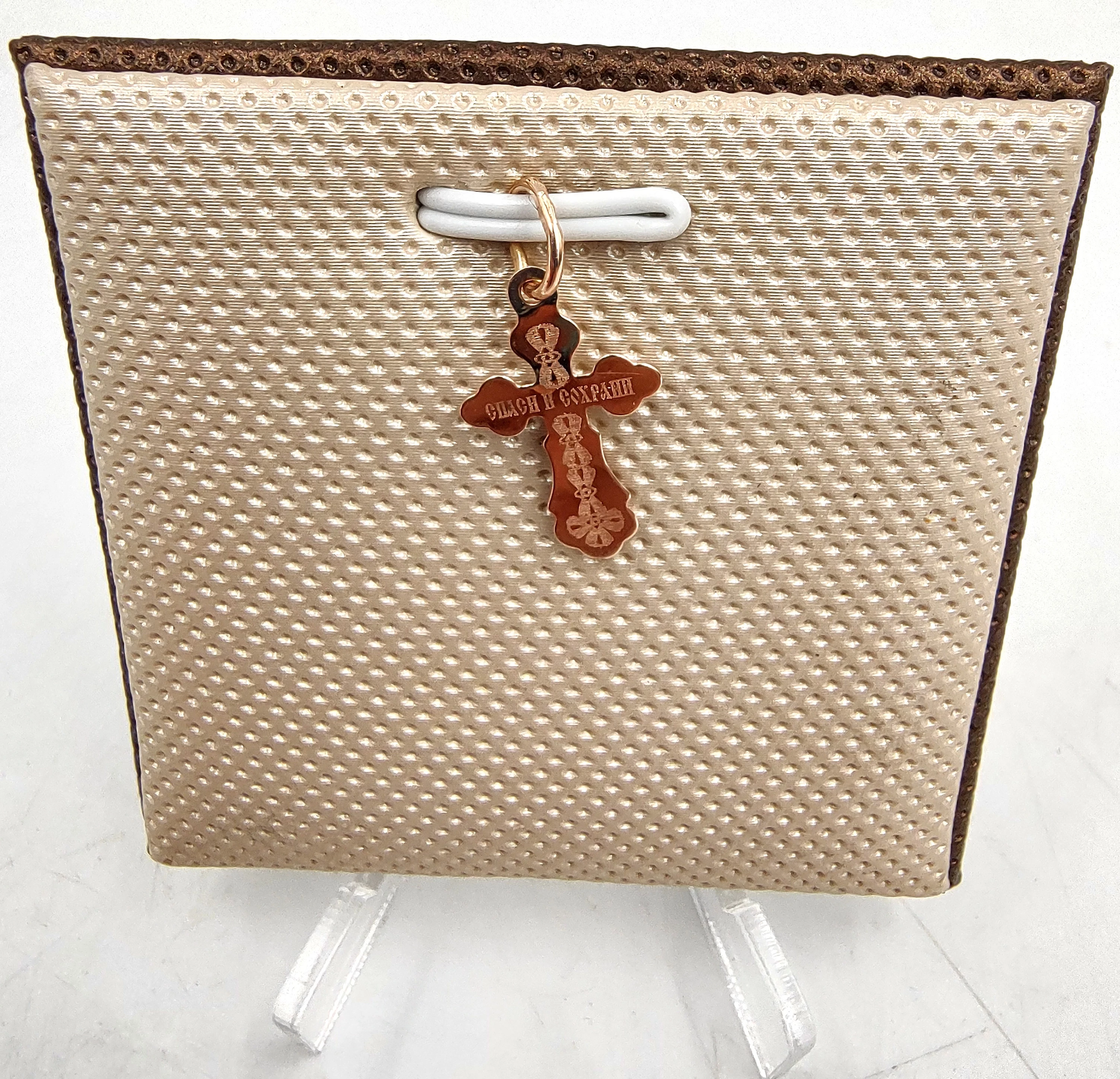 delikatna-zlota-zawieszka-krzyzyk-585038g-material-15835-2