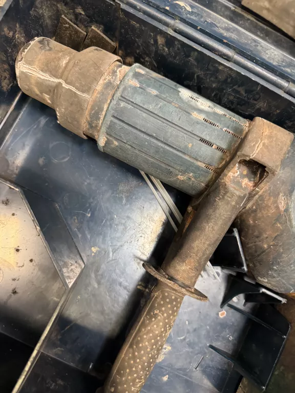 mlot-wyburzeniowy-bosch-gbh-11de-1500w-walizka-stan-11323-2