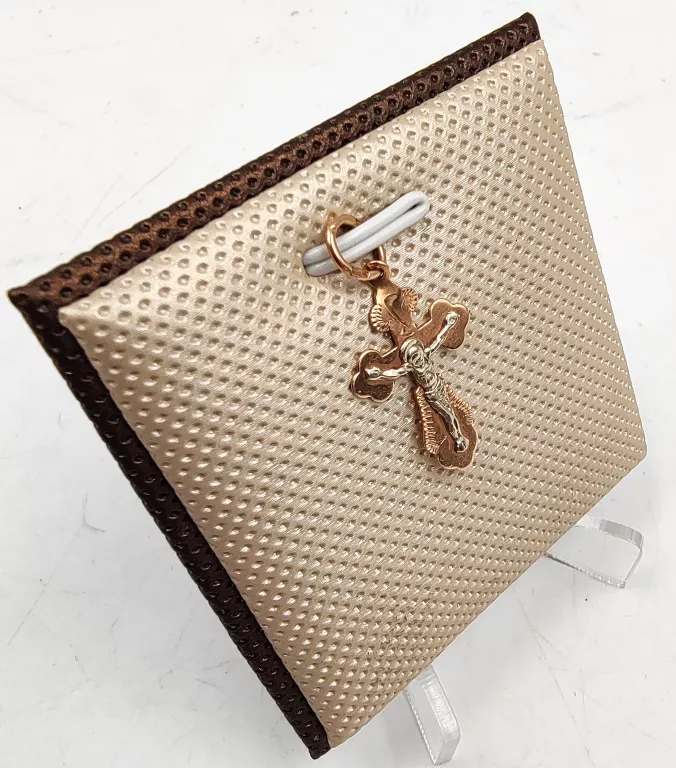 delikatna-zlota-zawieszka-krzyzyk-585078g-stan-11323-2