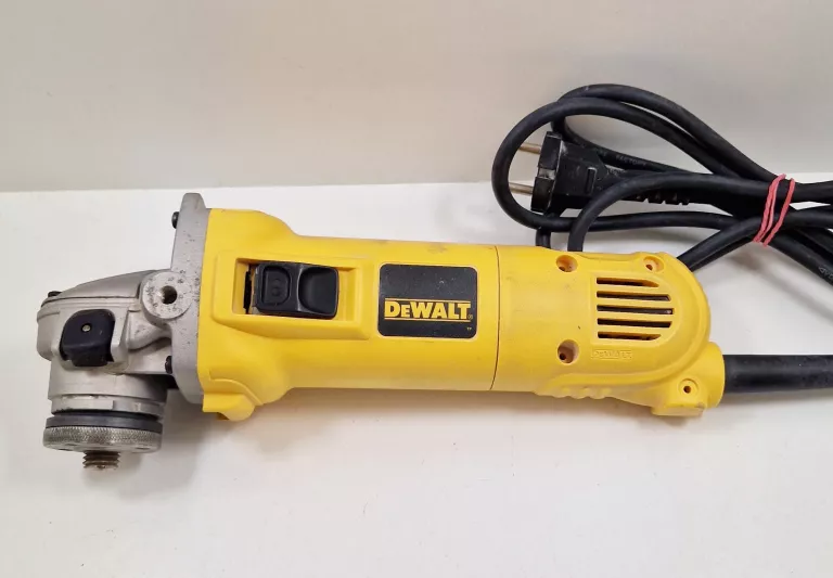 SZLIFIERKA KĄTOWA DEWALT D28139