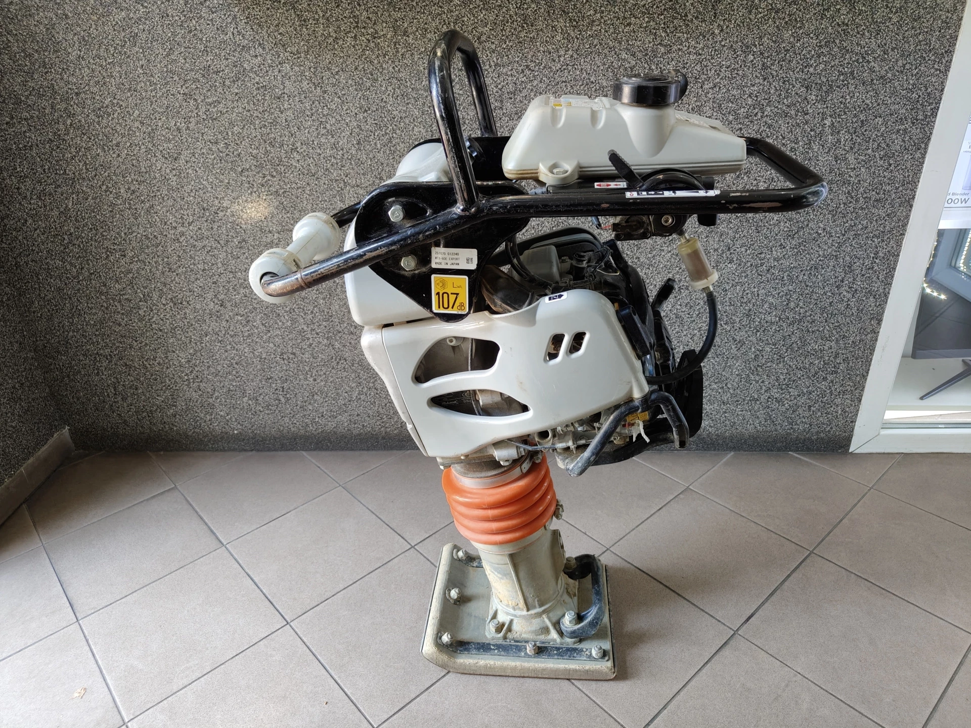 ubijak-wibracyjny-stopowy-zageszczarka-mikasa-mtx-60e-21kw-64kg-paliwo-214578-267274