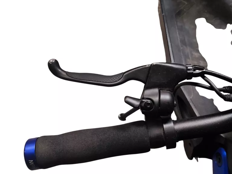 hulajnoga-elektryczna-kaabo-mantis-10-48v-182ah-maksymalny-kat-nachylenia-terenu-30