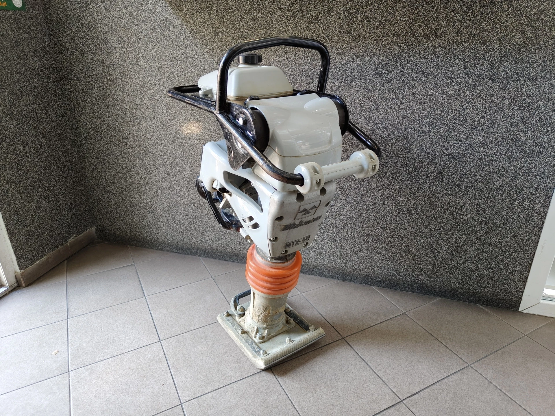 ubijak-wibracyjny-stopowy-zageszczarka-mikasa-mtx-60e-21kw-64kg-ean-gtin-7891686521179