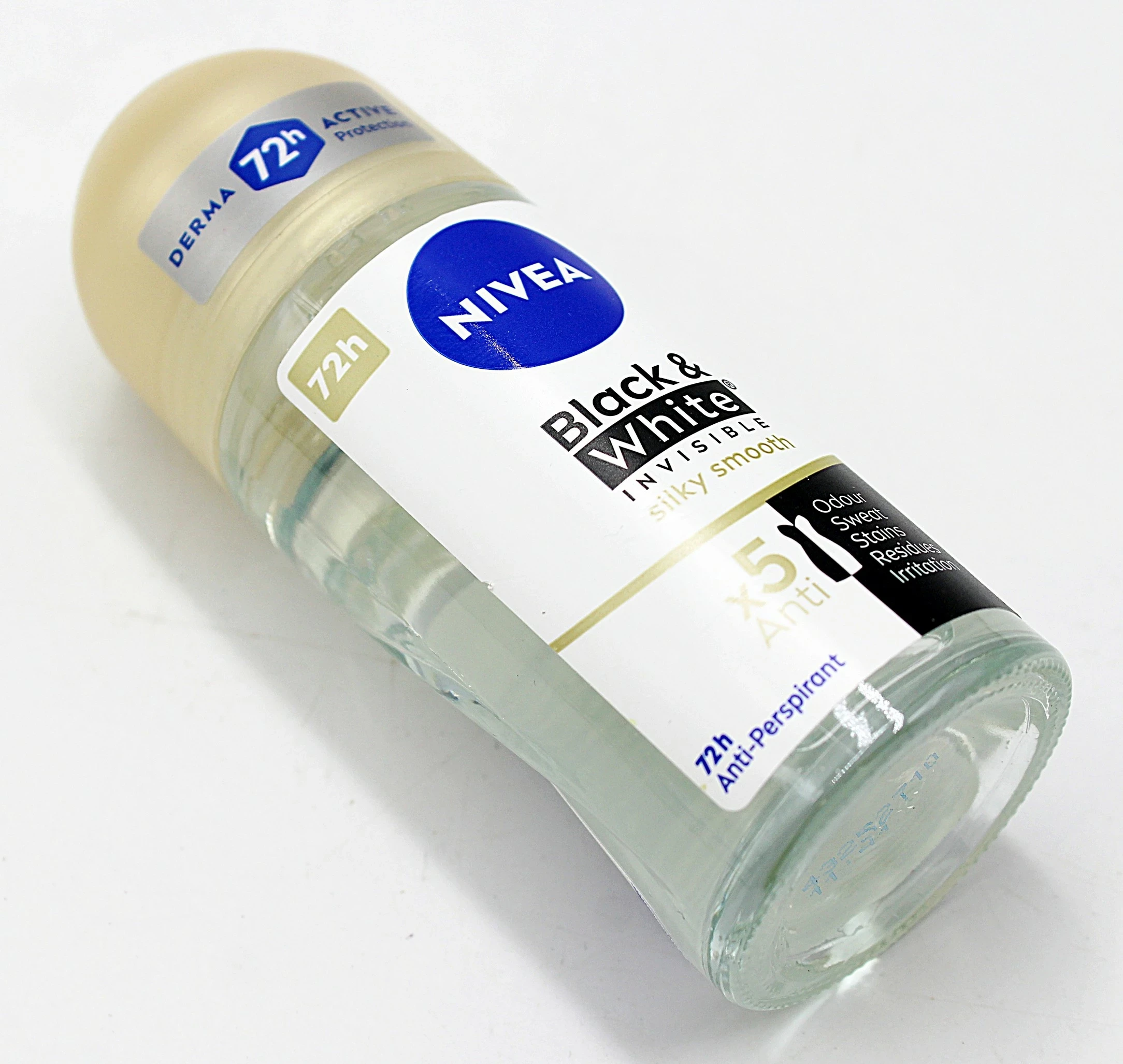antyperspirant-w-kulce-nivea-blackwhite-invisible-silky-smooth-50ml-rodzaj-216969-275961