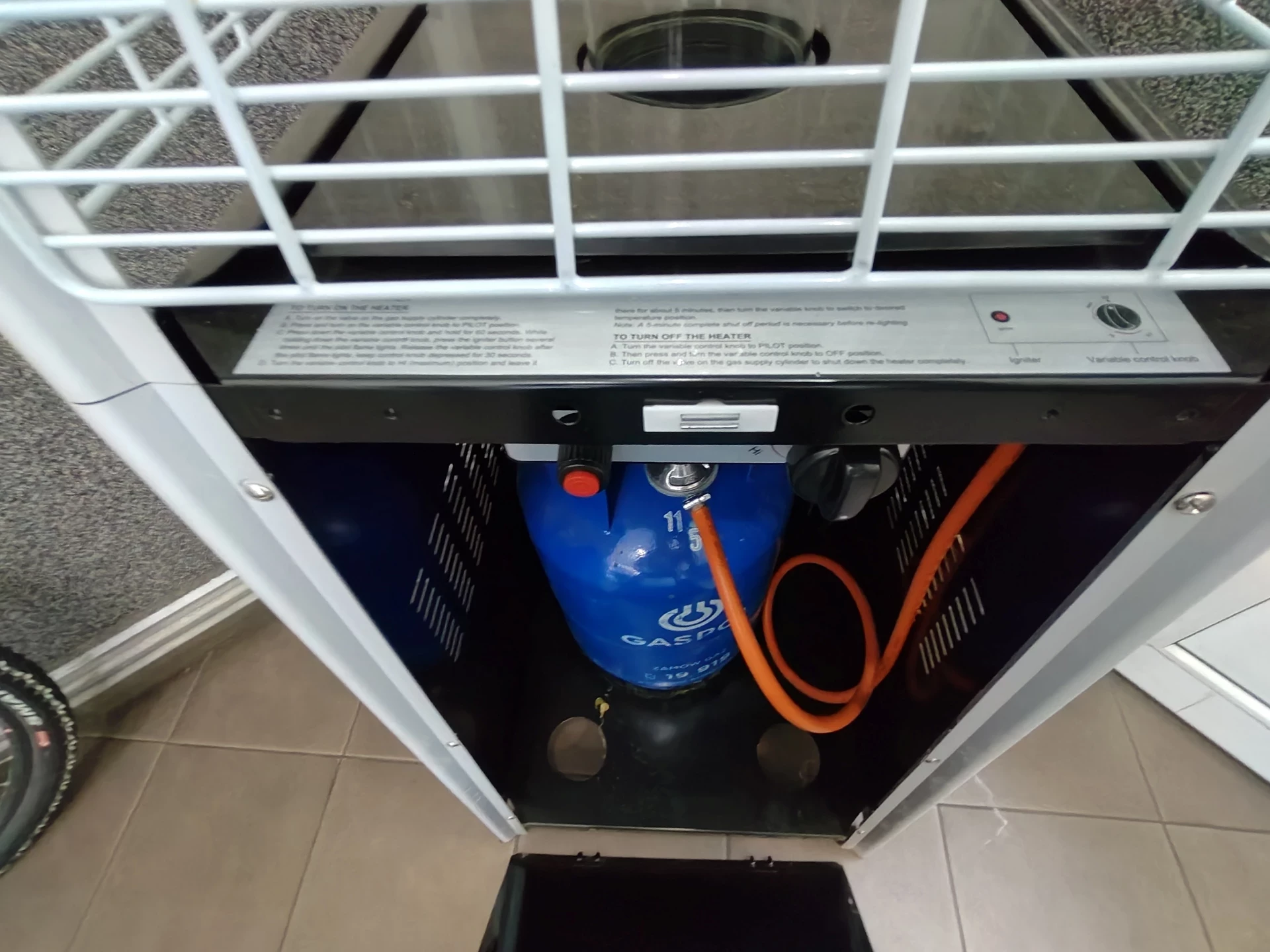 ogrzewacz-tarasowy-ogrodowy-z-butla-gazowa-40l-parasol-grzewczy-promiennik-maksymalna-moc-grzewcza-1300