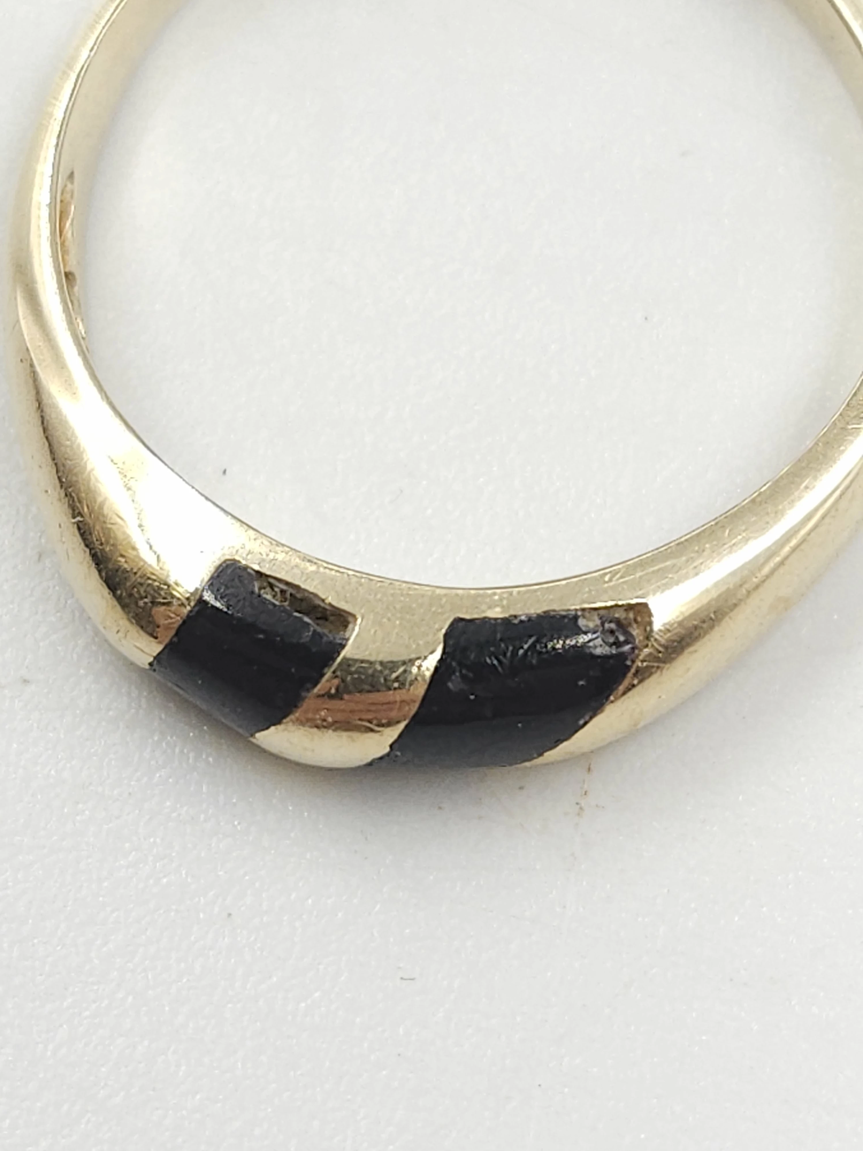 zloty-pierscionek-czarny-kamien-r12-183g-585-rozmiarsrednica-wew-mm-372-12