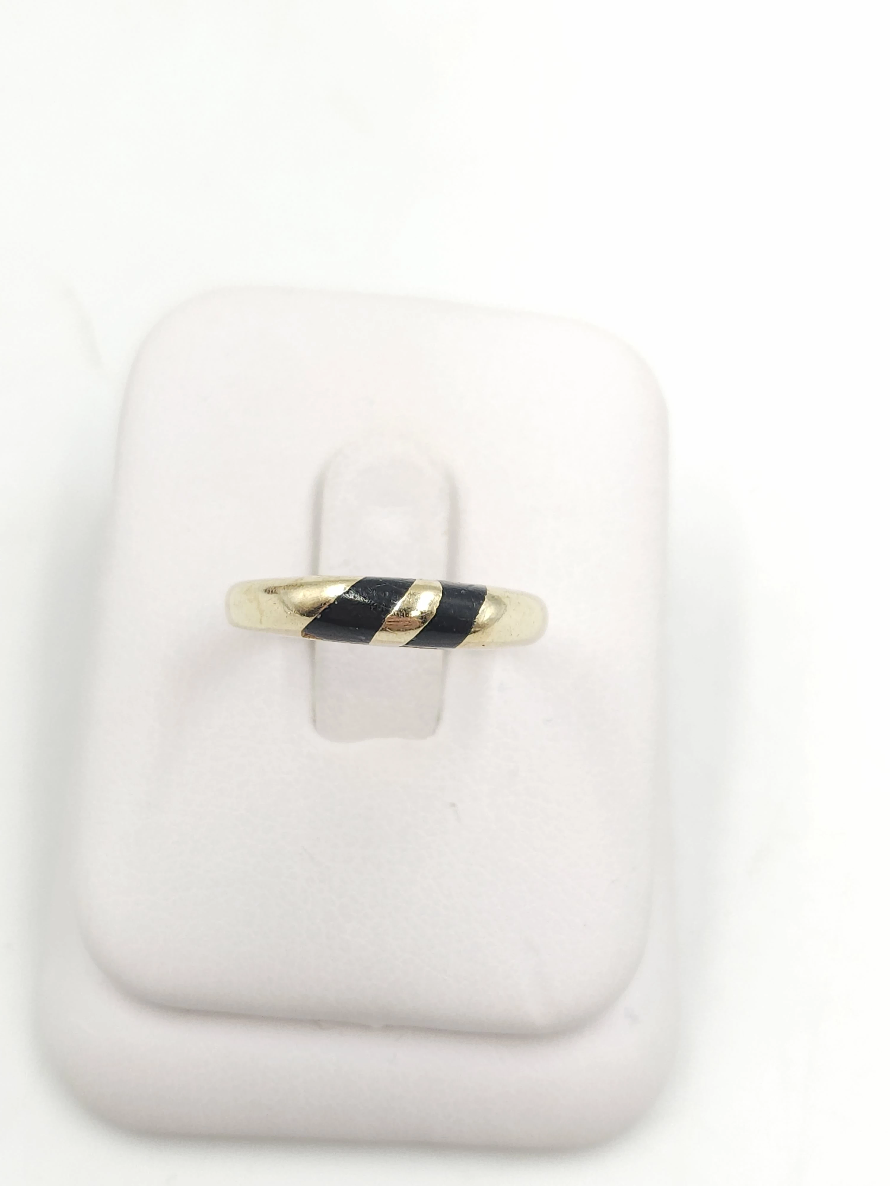 zloty-pierscionek-czarny-kamien-r12-183g-585-material-15835-2