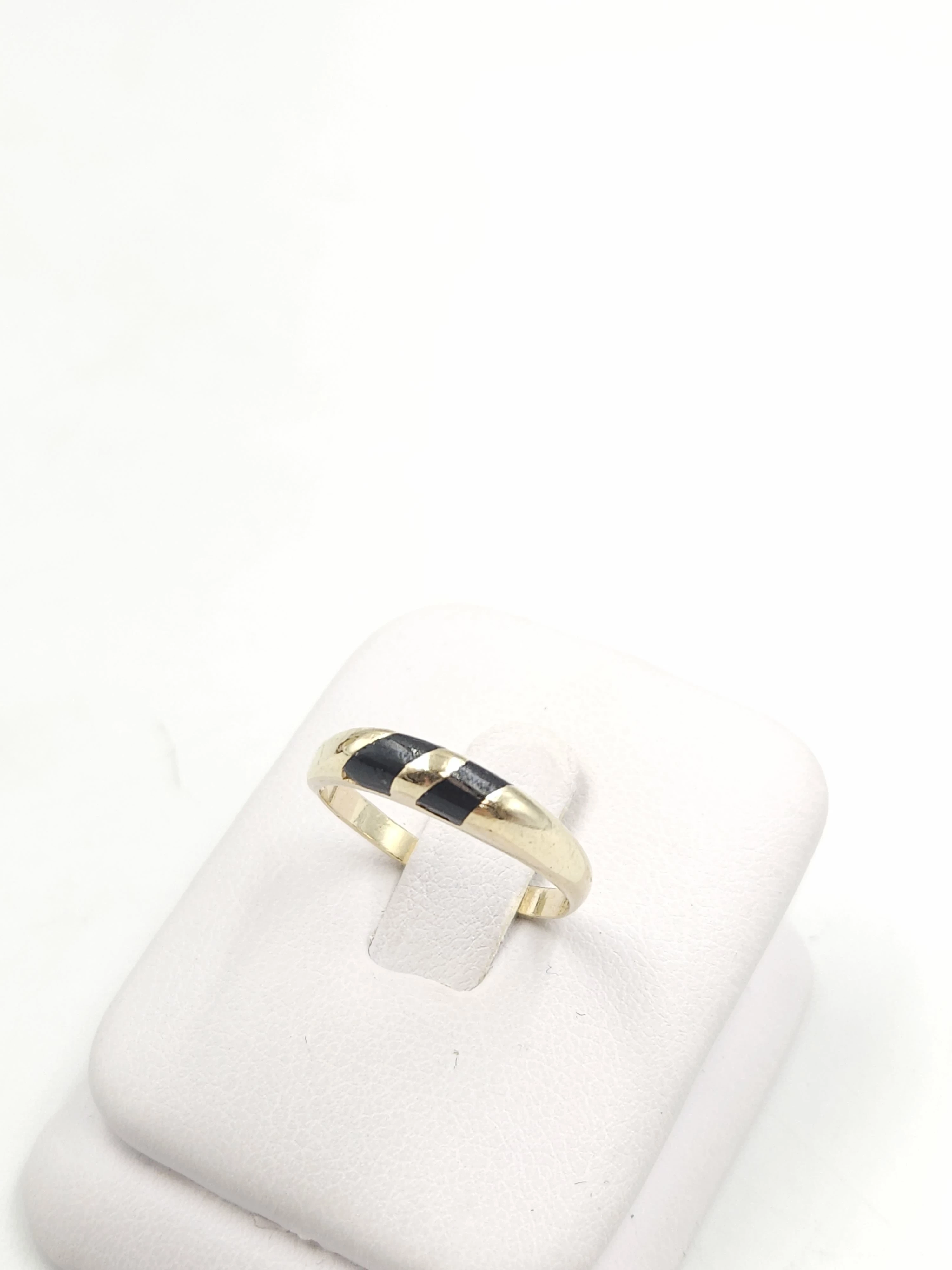 zloty-pierscionek-czarny-kamien-r12-183g-585-ratuszowa-5-szamotuly