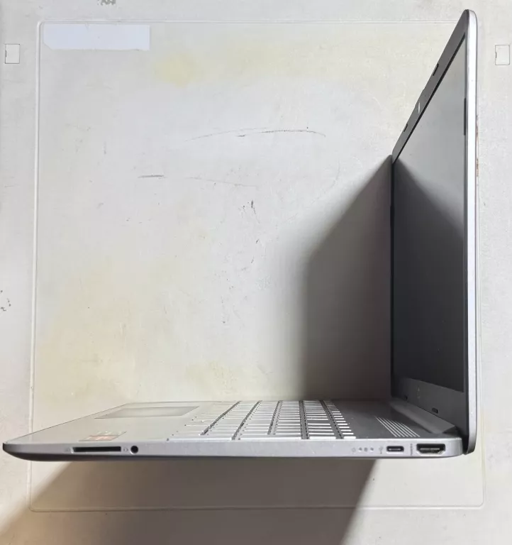 LAPTOP HP 15S-EQ2470NW RYZEN 3 RAM 8 GB SSD 512 GB SREBRNY