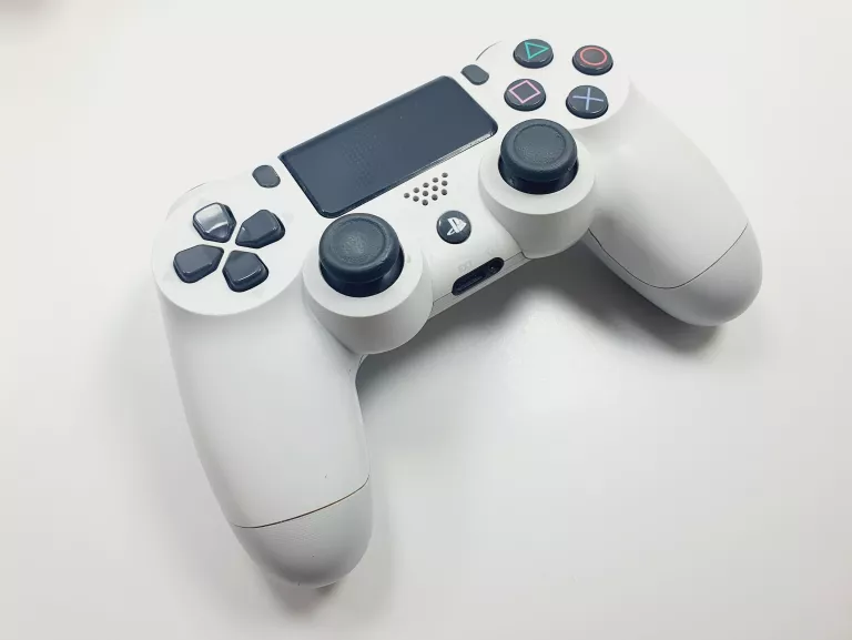 KONSOLA PS4 PRO CUH-7116B 1TB PAD