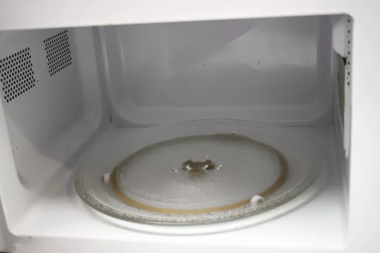 KUCHENKA MIKROFALOWA GORENJE M017E1W