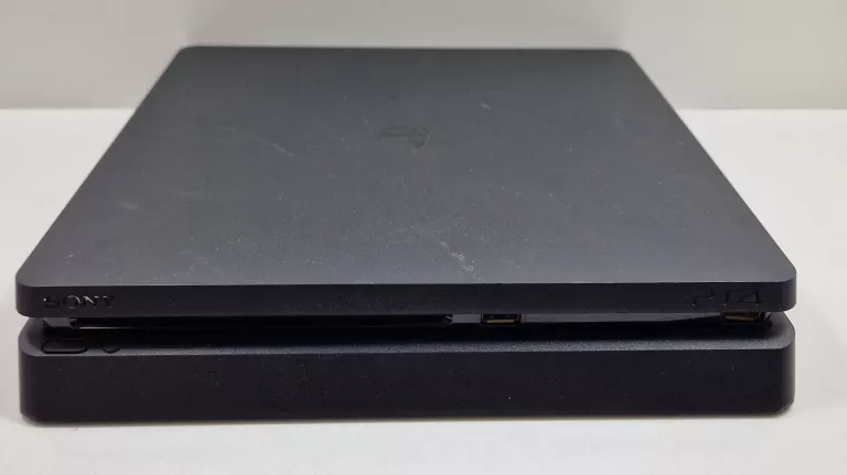 KONSOLA SONY PS4 SLIM CUH-2016A 500 GB + PAD + KABEL