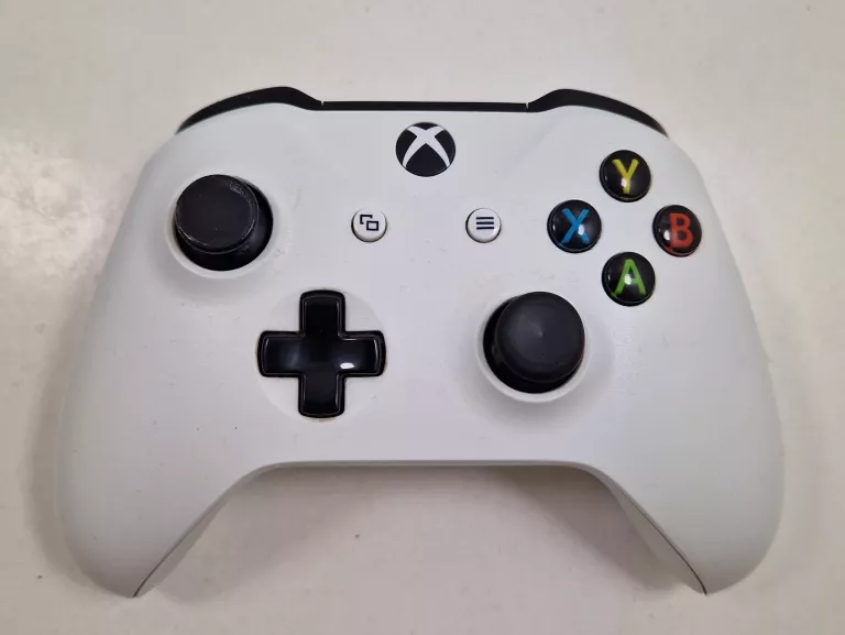 KONSOLA XBOX ONE S 1TB + PAD