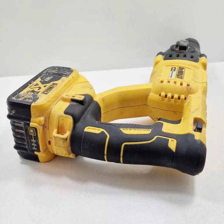 MŁOTOWIERTARKA DEWALT DCH133M1 SDS-PLUS 18V XR