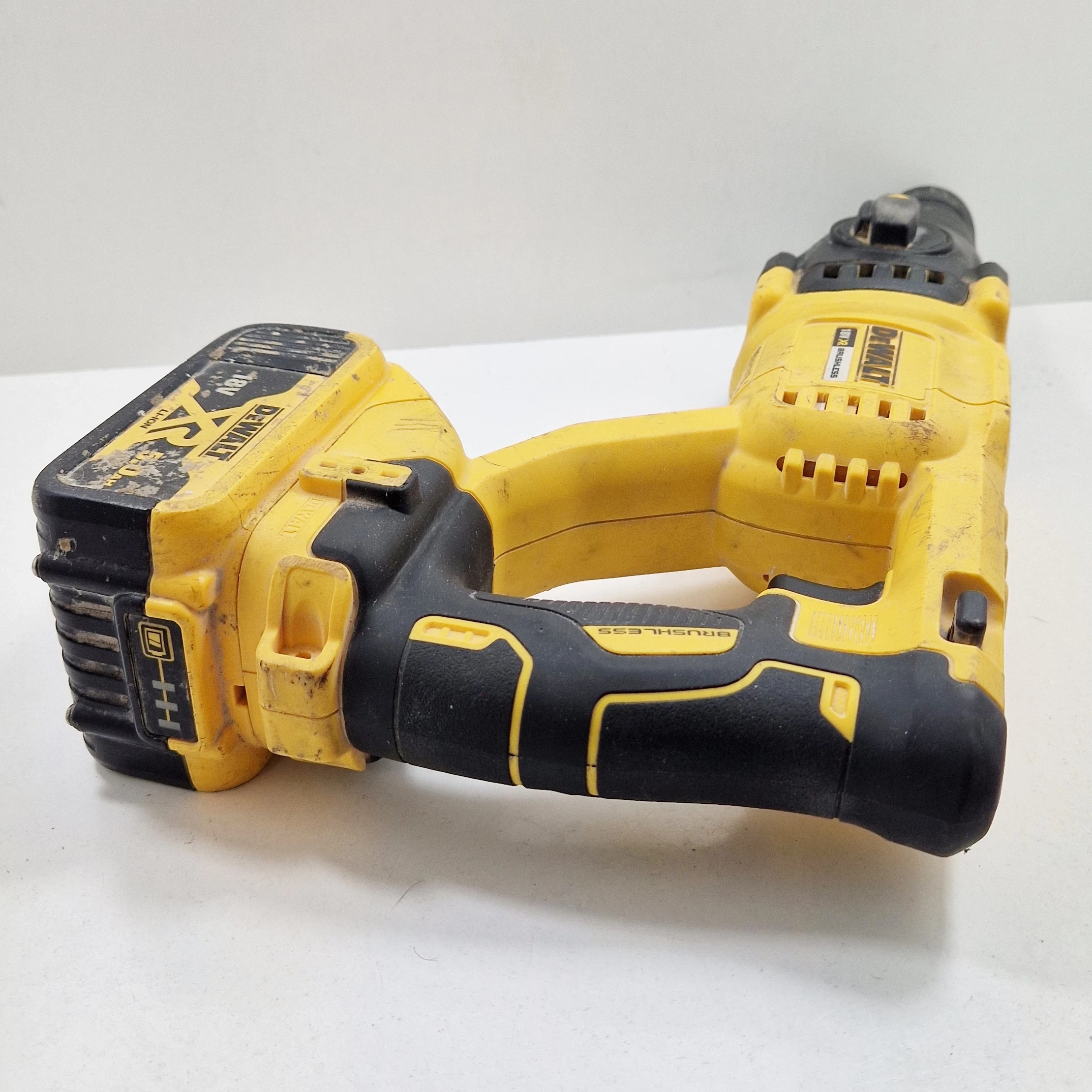 mlotowiertarka-dewalt-dch133m1-sds-plus-18v-xr-kod-producenta-dch263