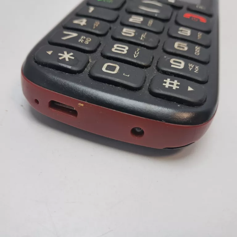 TELEFON MAXCOM MM428BB