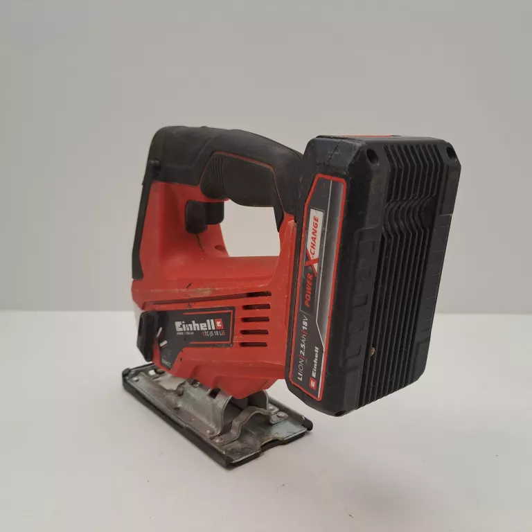 wyrzynarka-akumulatorowa-einhell-tc-js-18-li-mocowanie-brzeszczotu-205041-222245