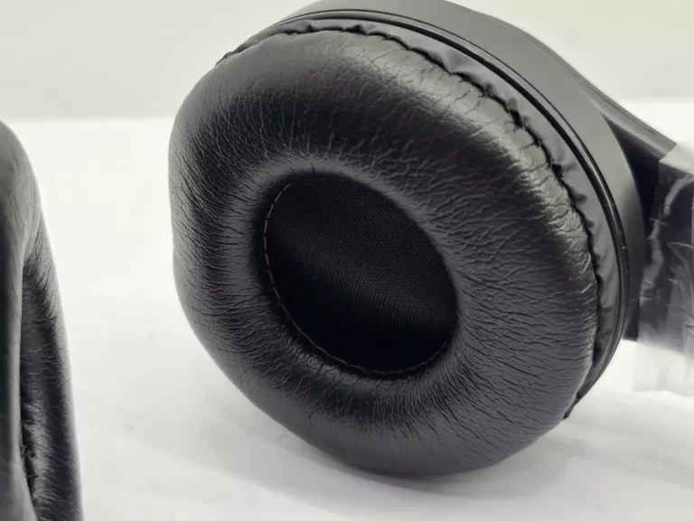 sluchawki-elta-germany-leed-01-nauszne-czarne-marka-248811-1922186