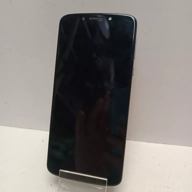 telefon-motorola-moto-e5-216gb-stan-11323-2