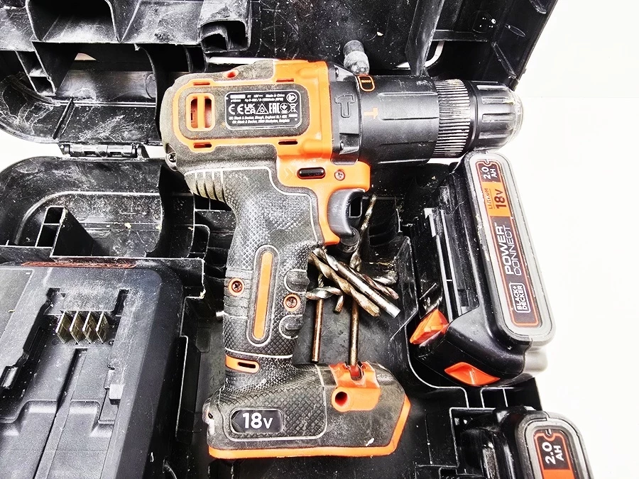 wkretarka-blackdecker-bdchd18-18v-2x-aku-2ah-lad-walizka-stan-11323-2