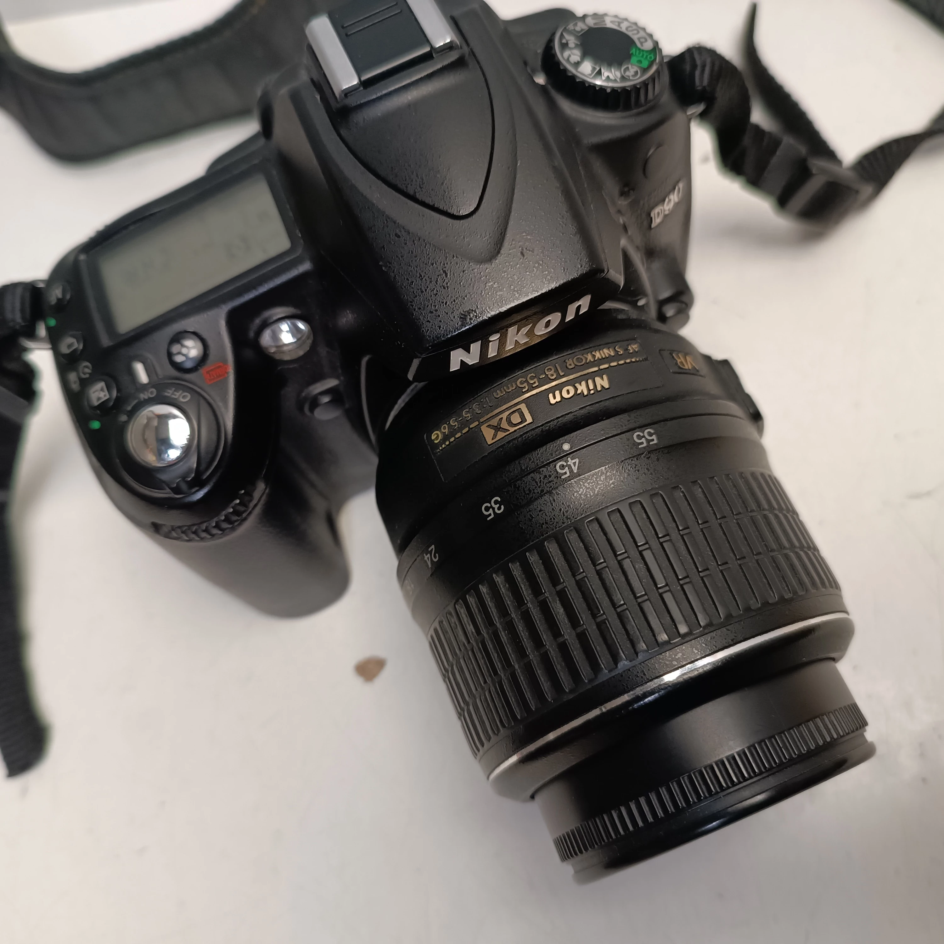 aparat-nikon-d90-obiektyw-i-ladowarka-model-d90