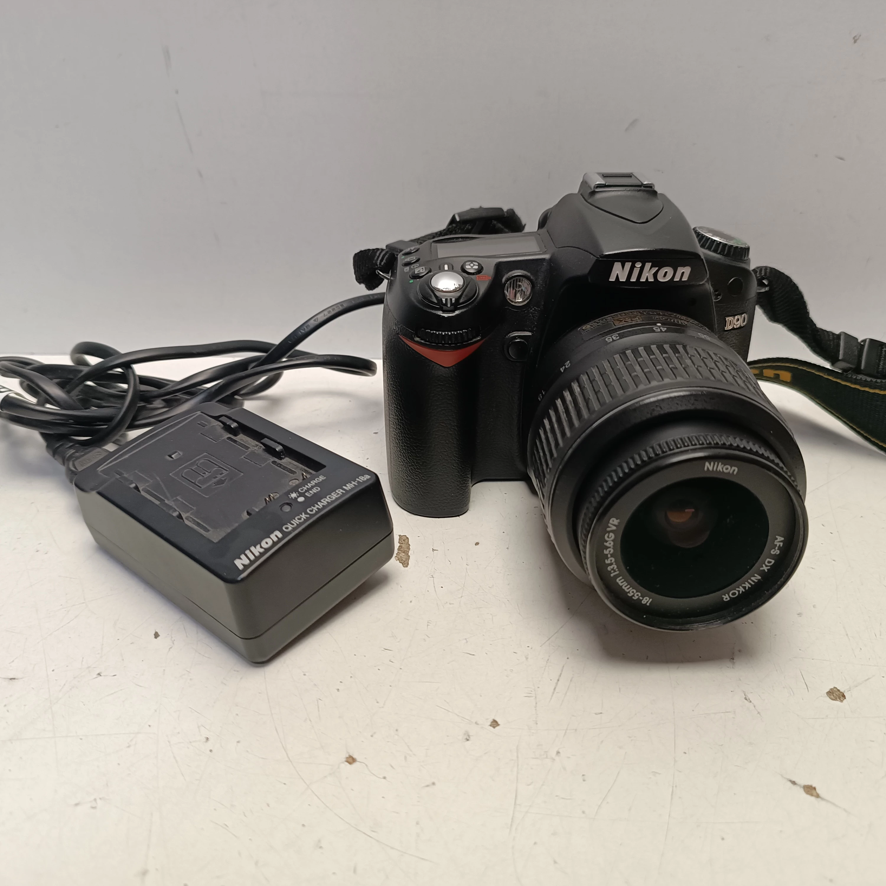 aparat-nikon-d90-obiektyw-i-ladowarka-osiedle-teatralne-3u15-krakow