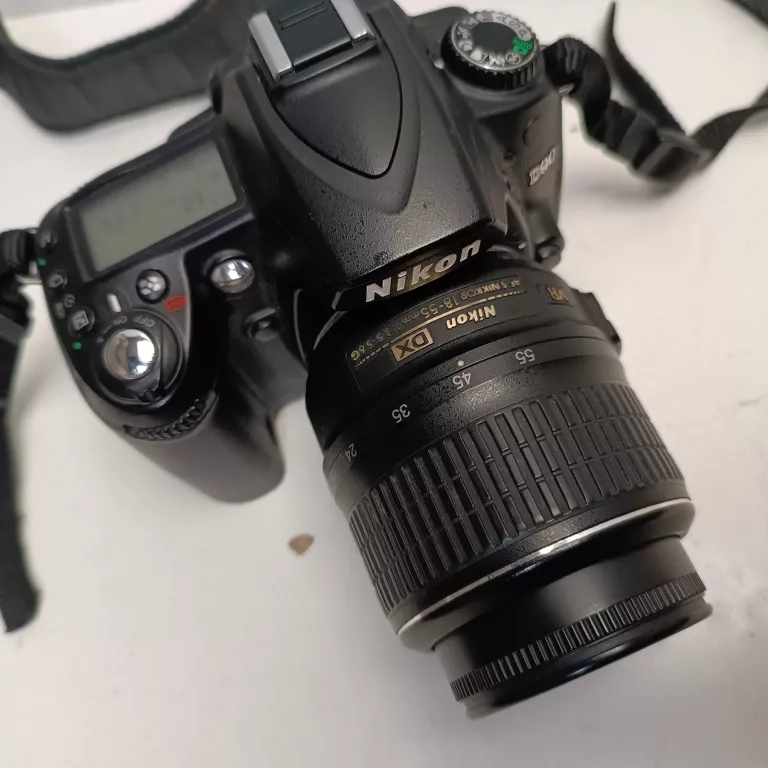 aparat-nikon-d90-obiektyw-i-ladowarka-model-d90