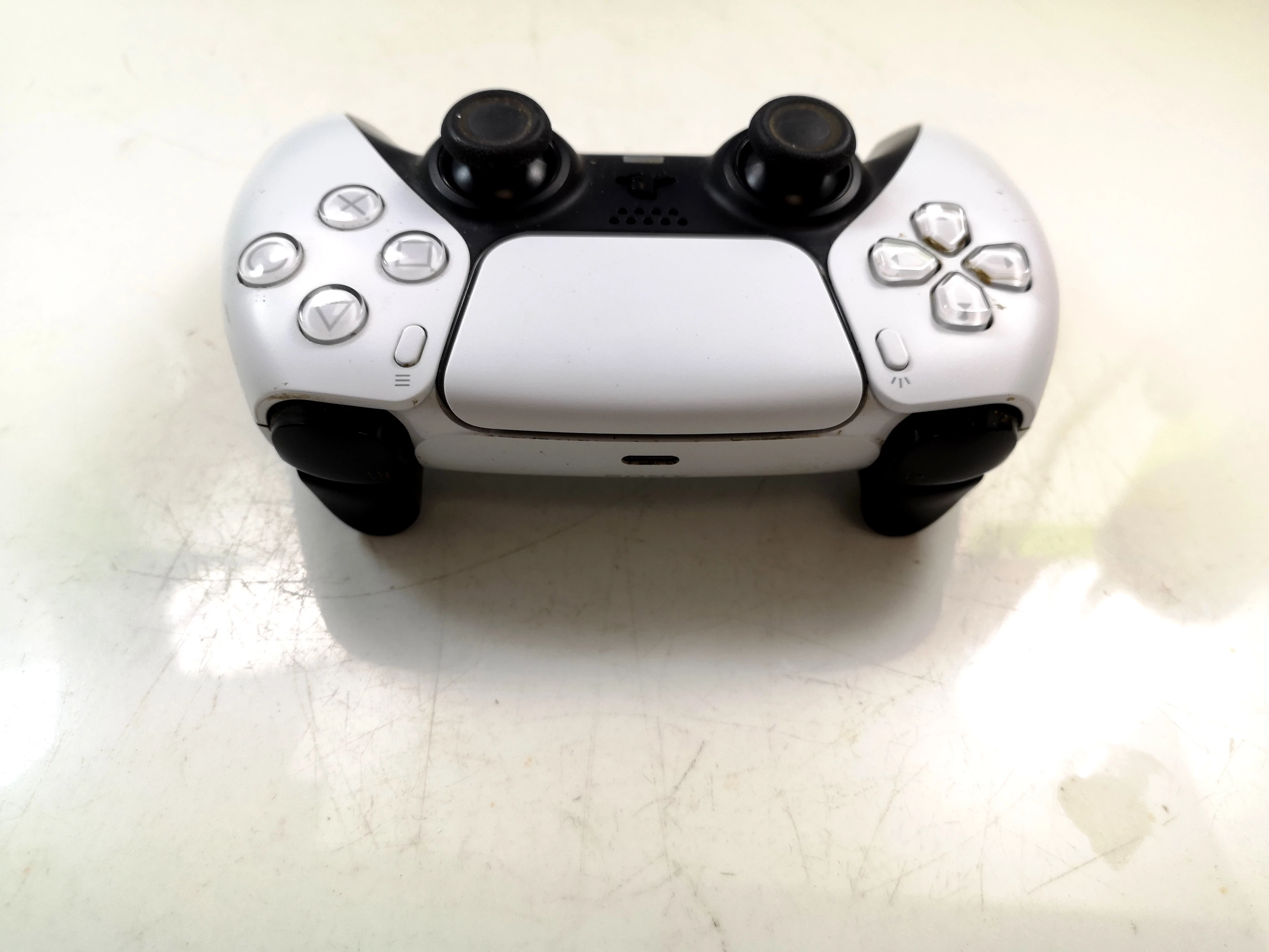 konsola-playstation-5-stan-11323-2