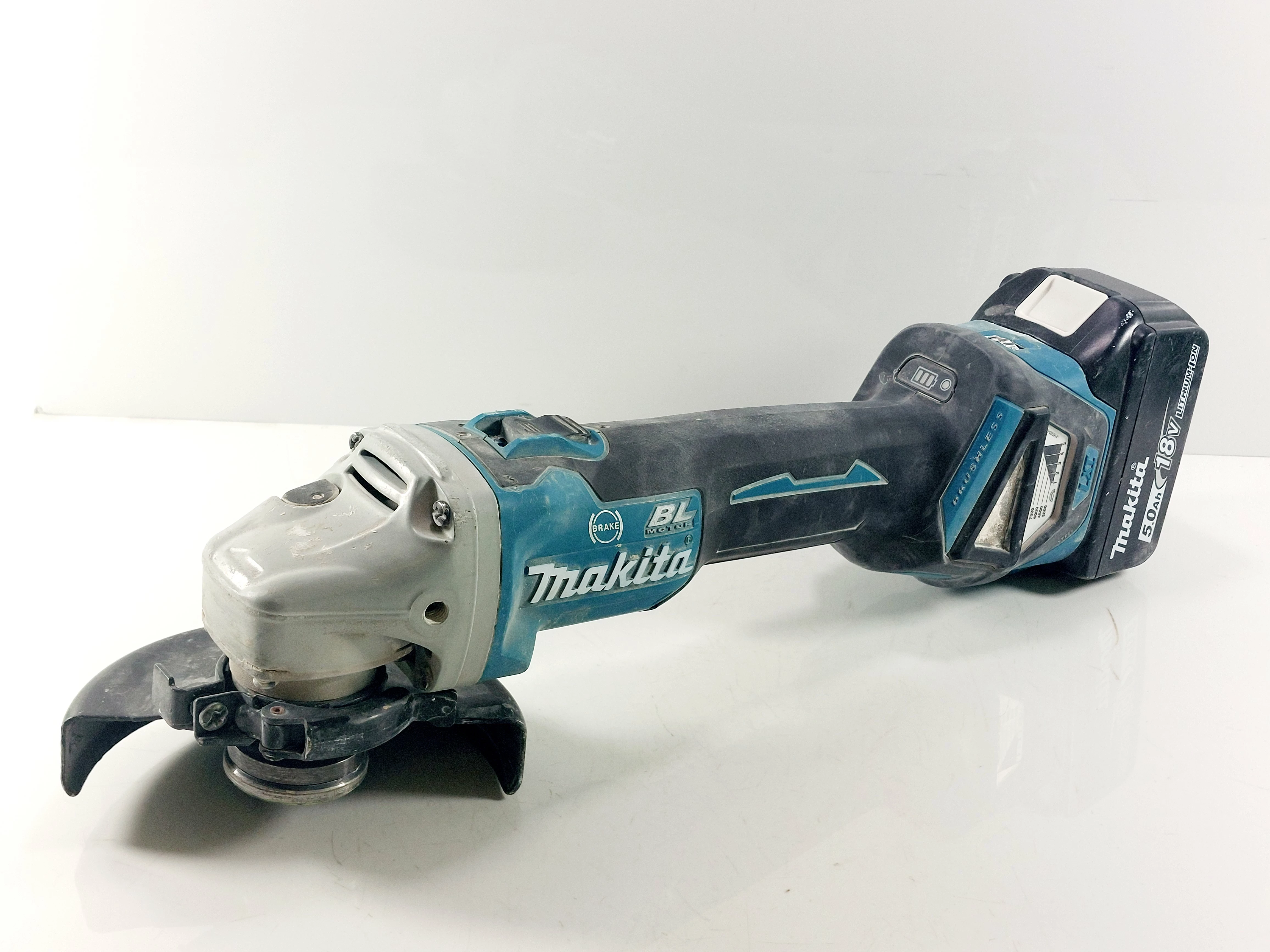 szlifierka-katowa-makita-dga513-aku-ean-gtin-0088381853620