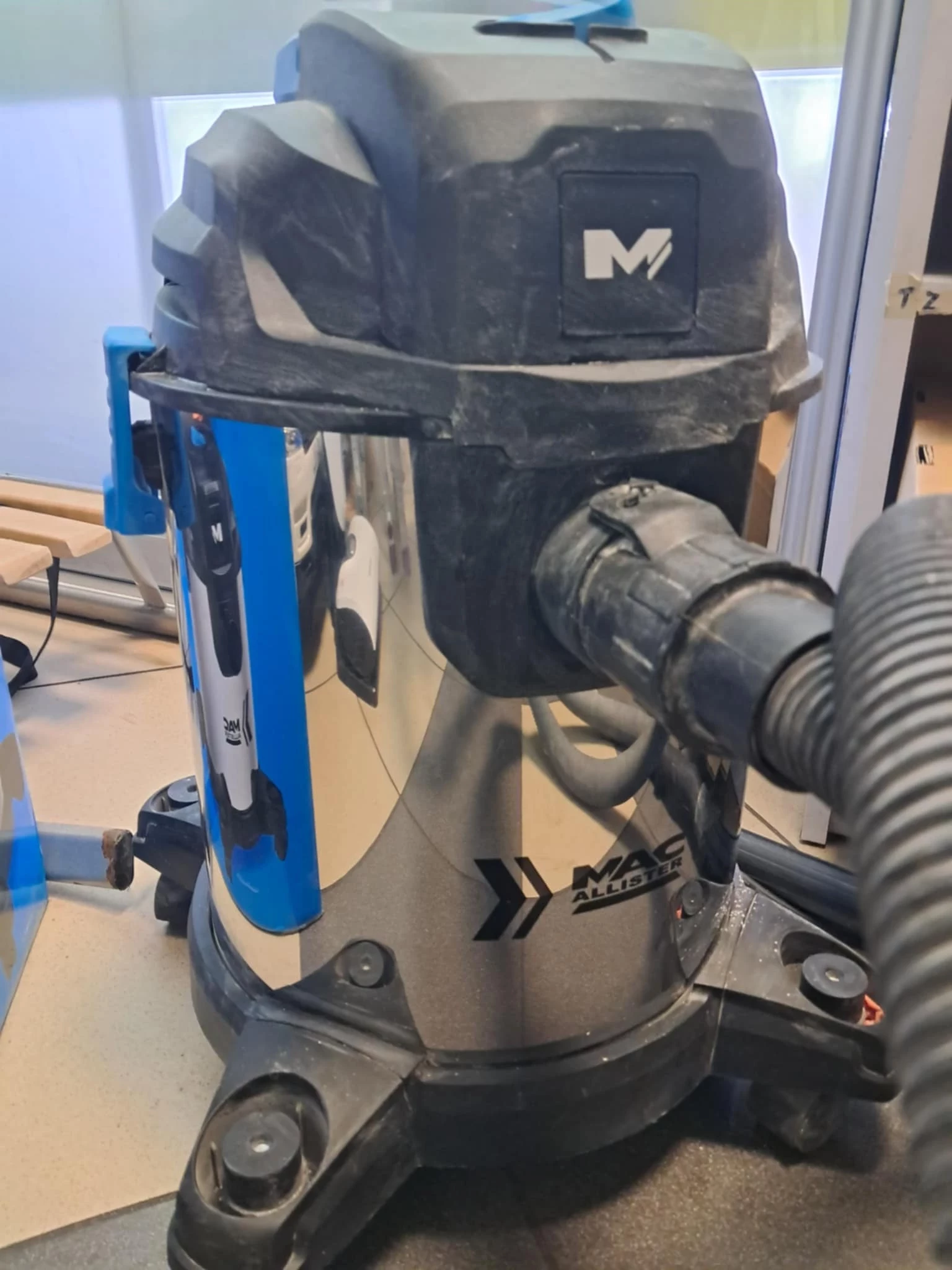 odkurzacz-budowlany-macalisster-sm-1400w-komplet-okazja-ean-gtin-5904858514861