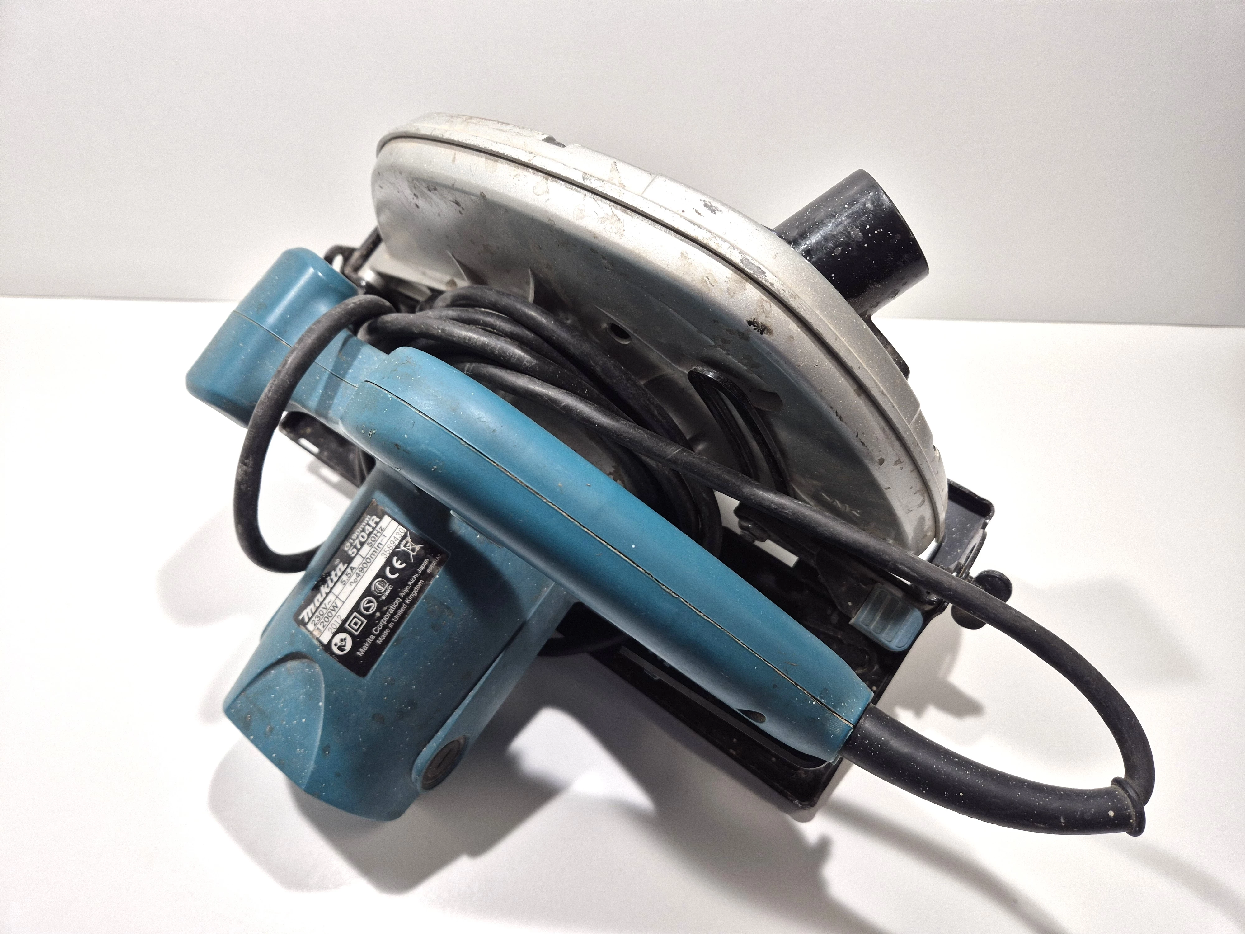 pila-tarczowa-makita-5704r-srednica-otworu-pily-3000