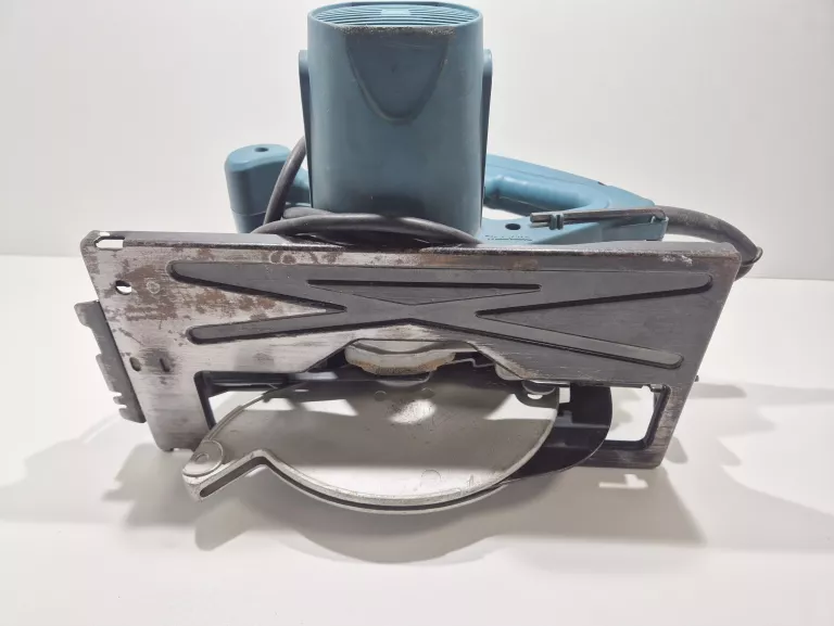 pila-tarczowa-makita-5704r-stan-11323-2