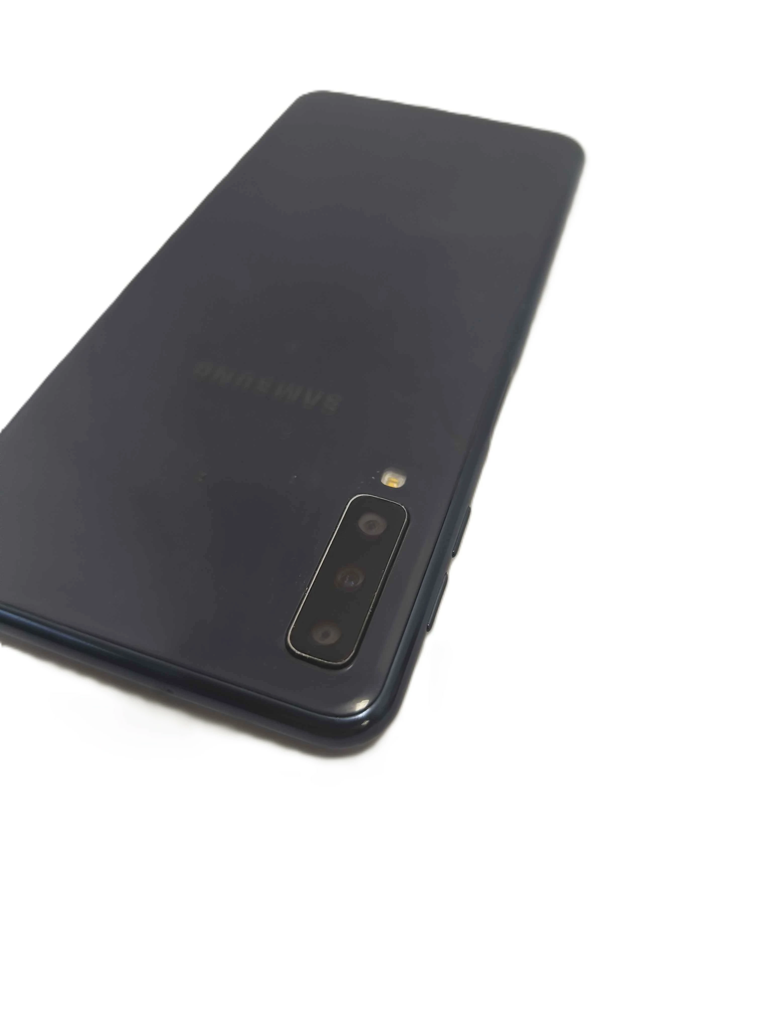 telefon-samsung-galaxy-a7-przekatna-ekranu-600