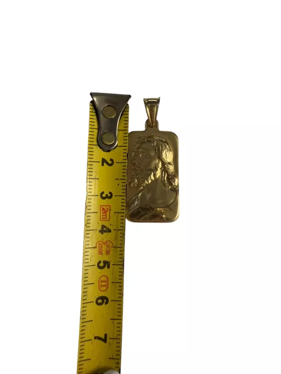 piekny-medalik-z-jezusem-chrystusem-kod-producenta-zloto