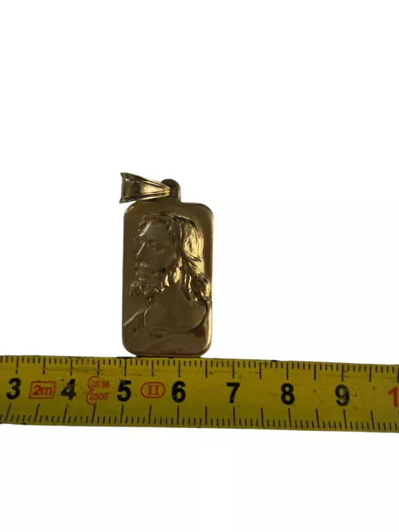 piekny-medalik-z-jezusem-chrystusem-marka-248811-958954