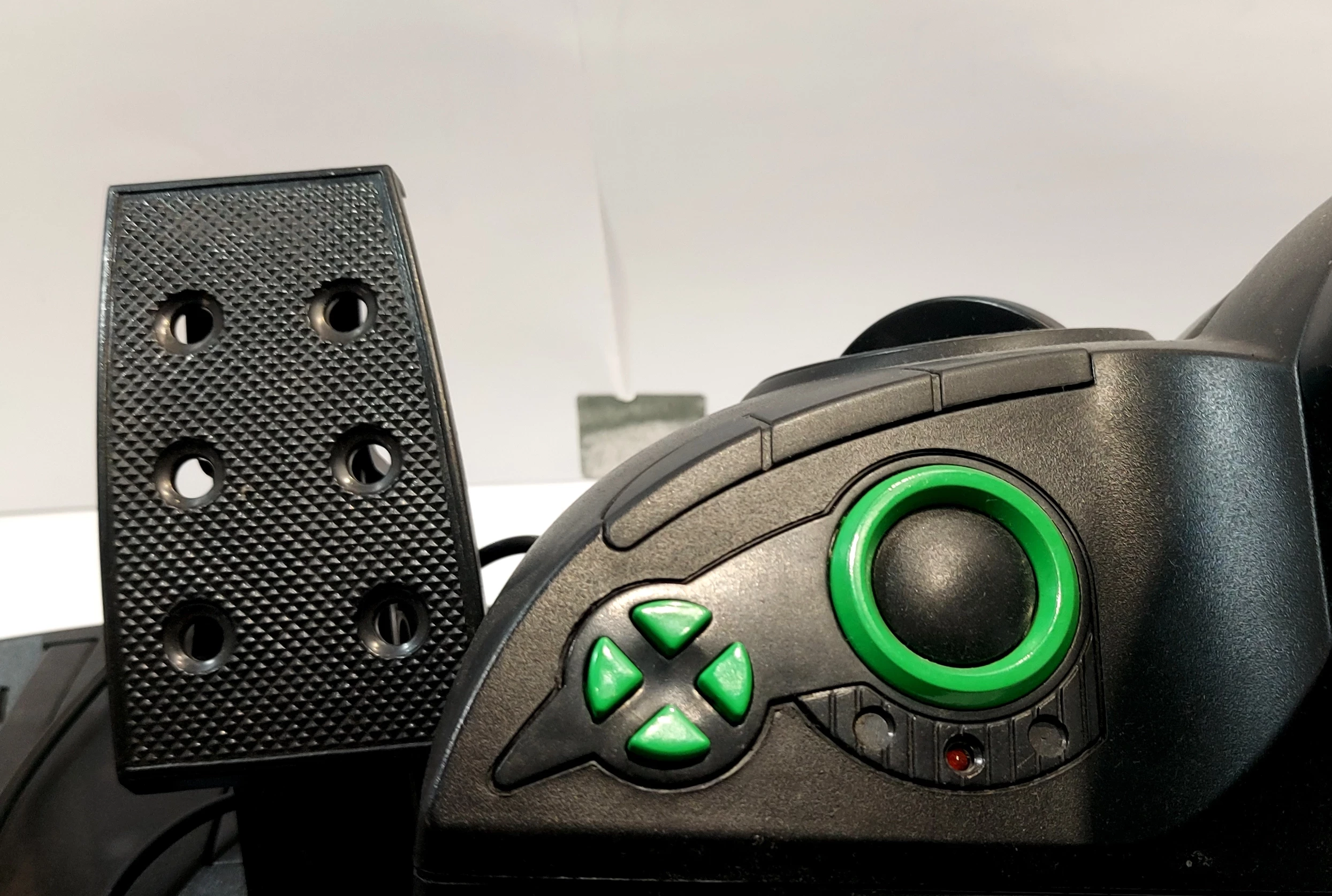 kierownica-samochodowa-esperanza-egw102-model-nitro