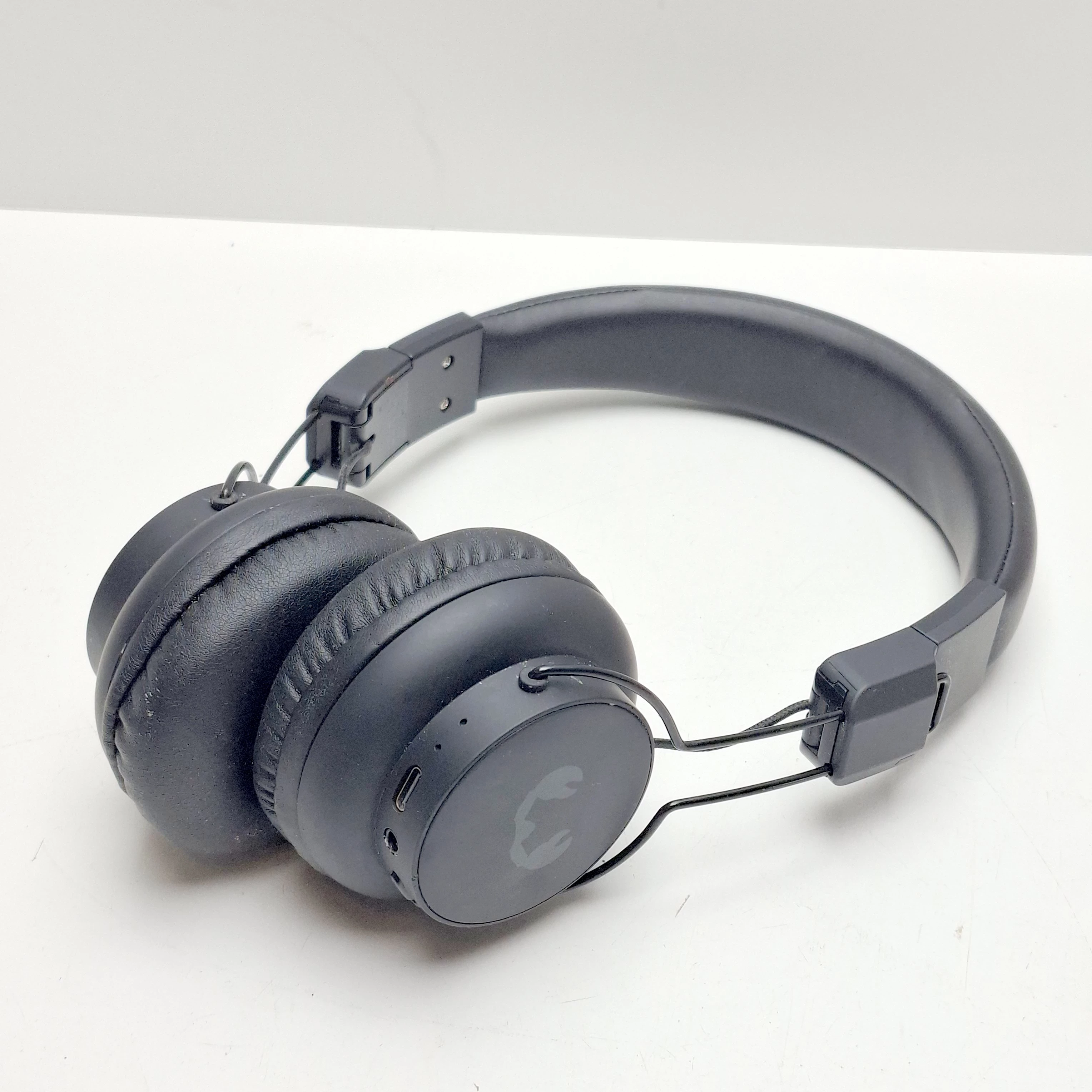 sluchawki-bezprzewodowe-freshn-rebel-czarny-ean-gtin-8720249805335