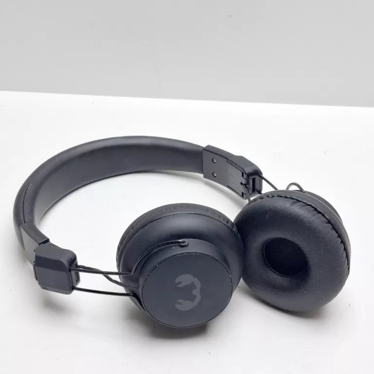 sluchawki-bezprzewodowe-freshn-rebel-czarny-stan-11323-2