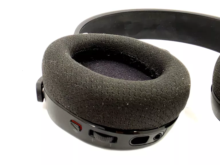 sluchawki-gamingowe-steelseries-arctics-3-ps-4-ps5-xbox-switch-pc-material-203673-217721