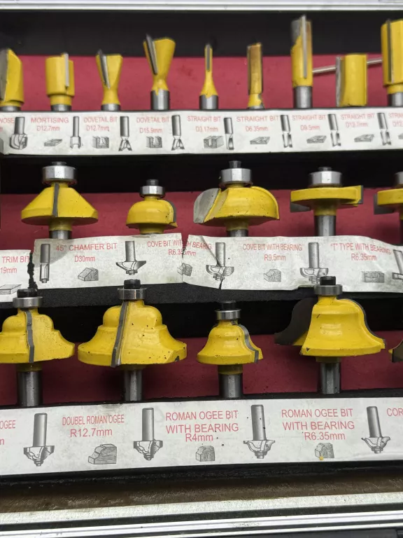 awtools-zestaw-frezow-do-drewna-35-el-walizka-ean-5902198745471-srednica-trzpienia-25308-32