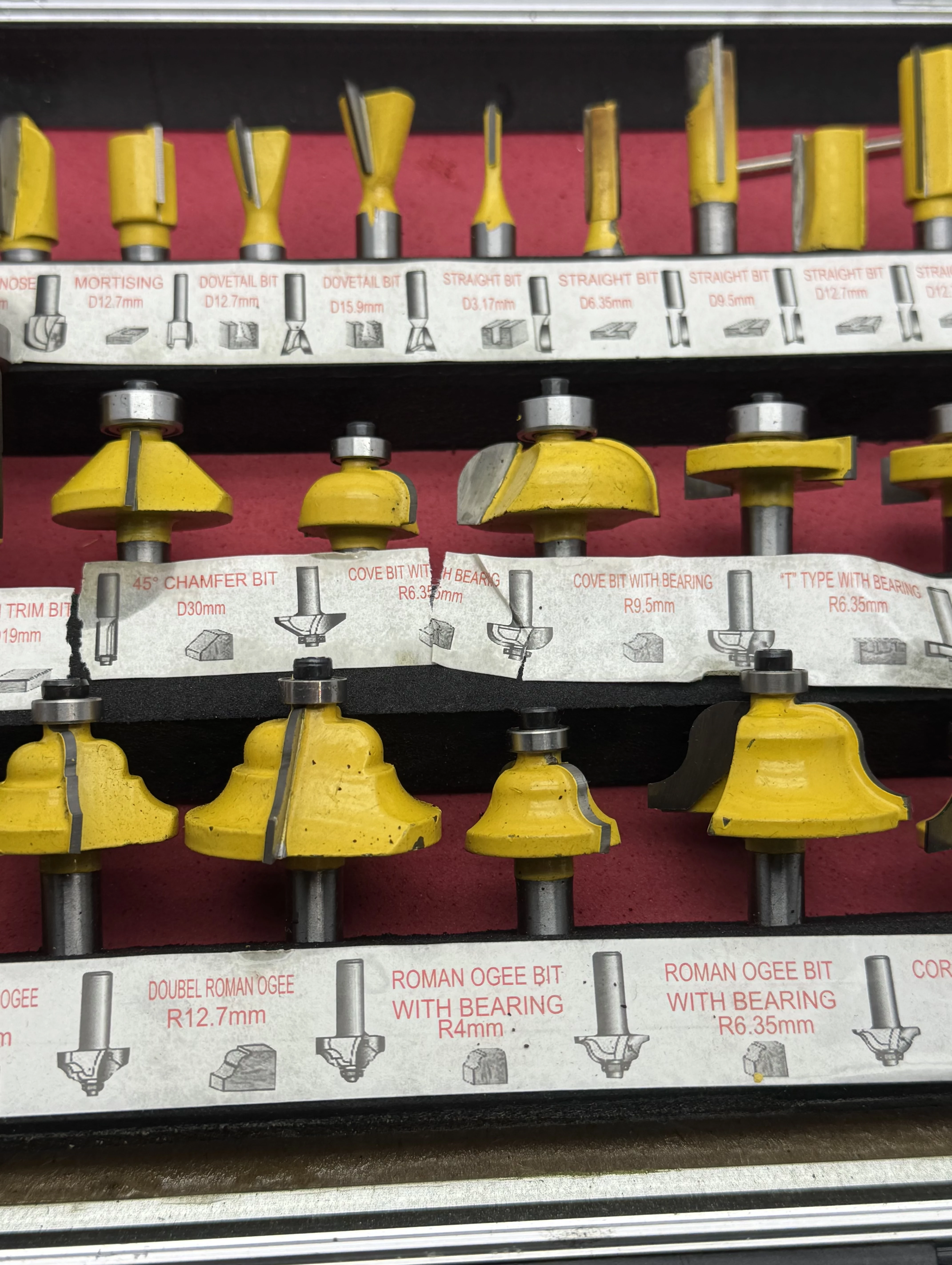 awtools-zestaw-frezow-do-drewna-35-el-walizka-ean-5902198745471-srednica-trzpienia-25308-32