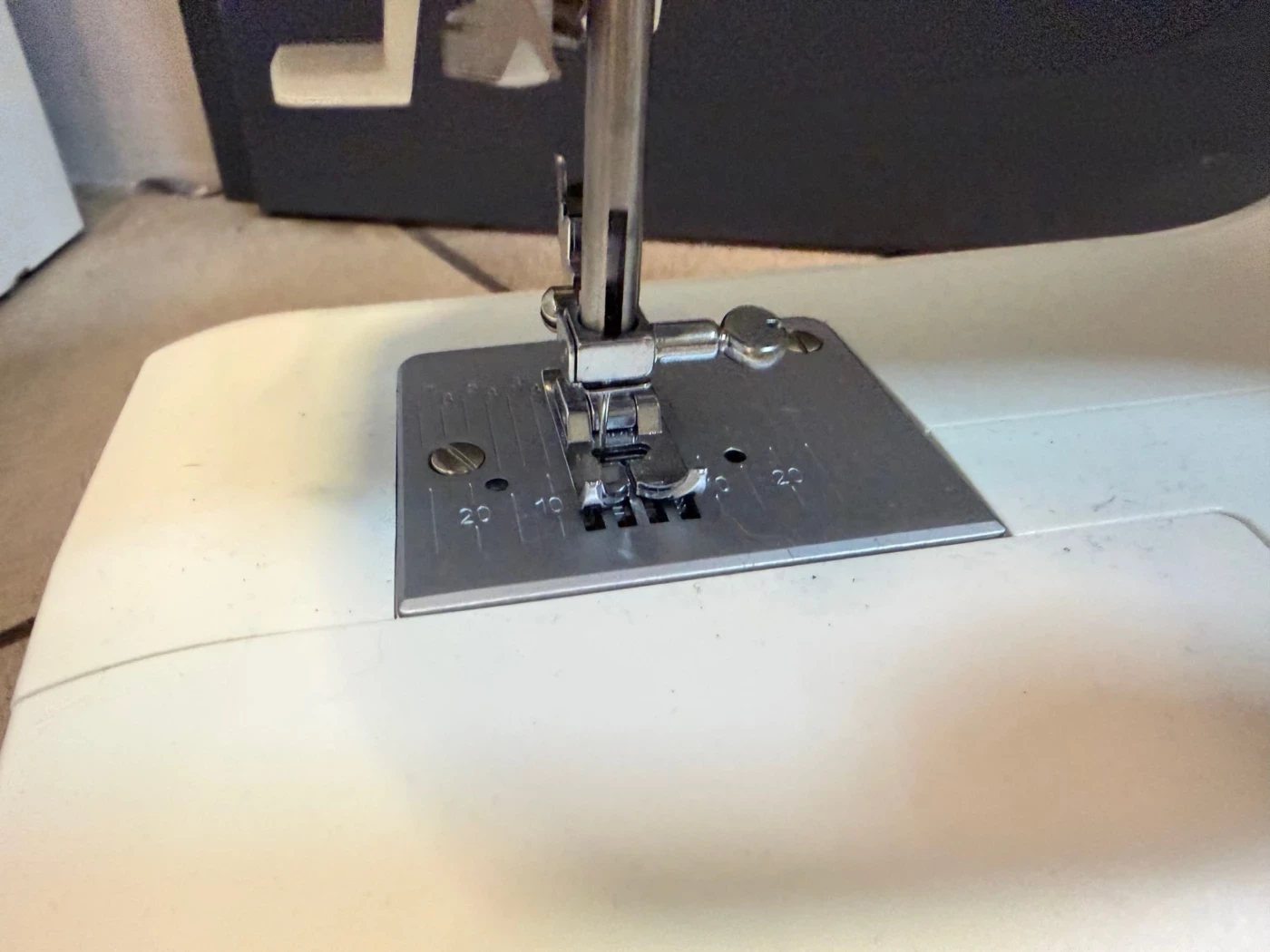 maszyna-do-szycia-silvercrest-snm-33cl-model-snm-33-c1